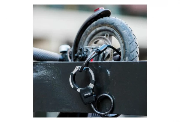 Master Lock ANTIVOL VELO CABLE A BOUCLE AVEC MENOTTE MASTERLOCK STREET CUFF DIAM 8mm L1M - LIVRE AVEC 4 CLES -NIVEAU SECURITE 6 – Image 3